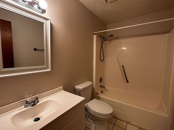 5th image of 218 White Dr APT F
