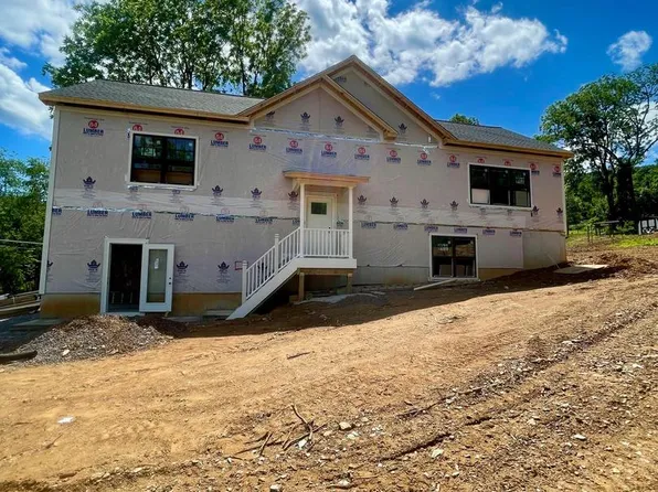 2 Locust Trl, Fairfield, PA 17320