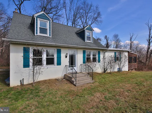 5883 Swamp Rd, Fountainville, PA 18923