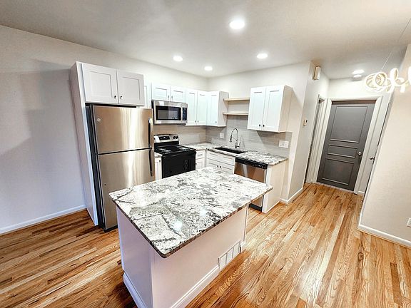 3rd image of 25 Drummond St #25