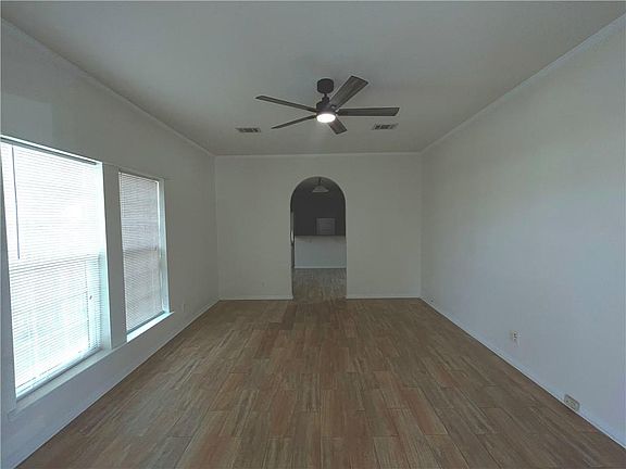 3rd image of 1810 Dumaine St