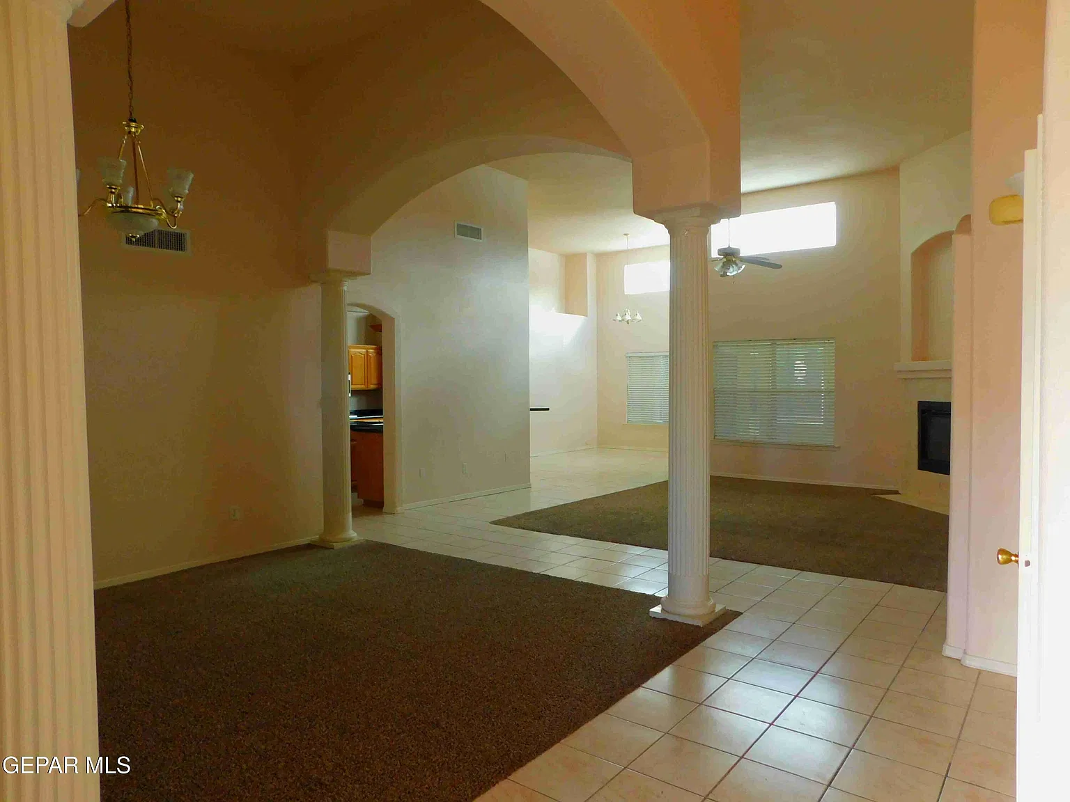 4 bed, 3.0 bath, 2804 sqft, $2,300 — Photo 4