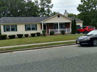 8 Surrey Dr, Egg Harbor Township, NJ 08234