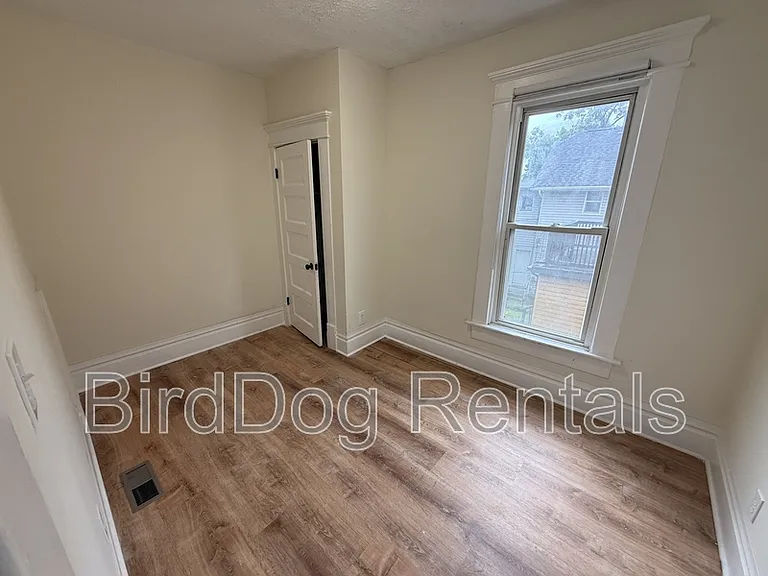 1524 Franklin Ave — Photo 13