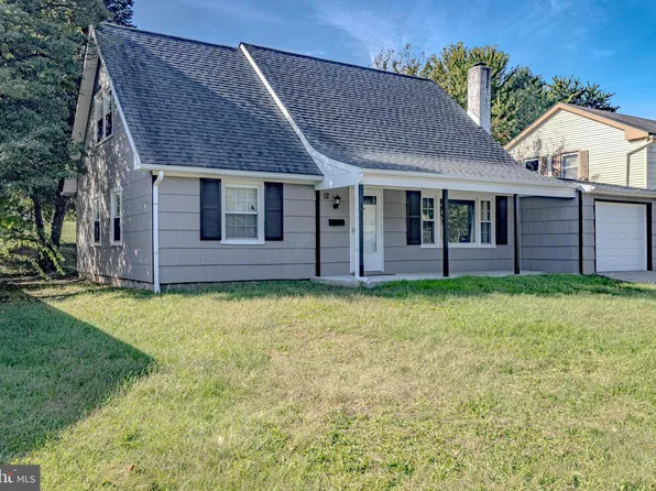 12 Mayfair Cir, Willingboro, NJ 08046