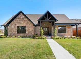 8301 McLaren Dr, Fort Smith, AR 72916