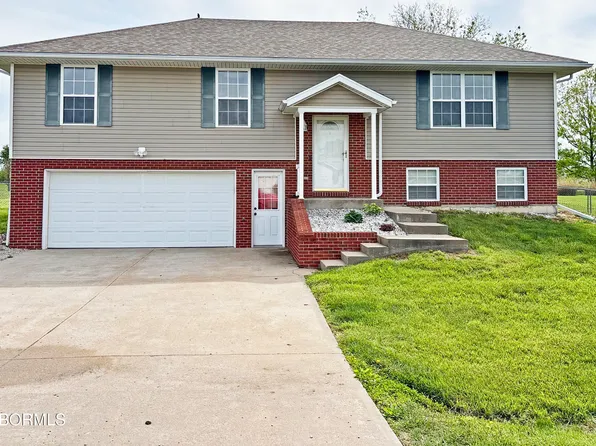 9434 Erika Ln, New Bloomfield, MO 65063