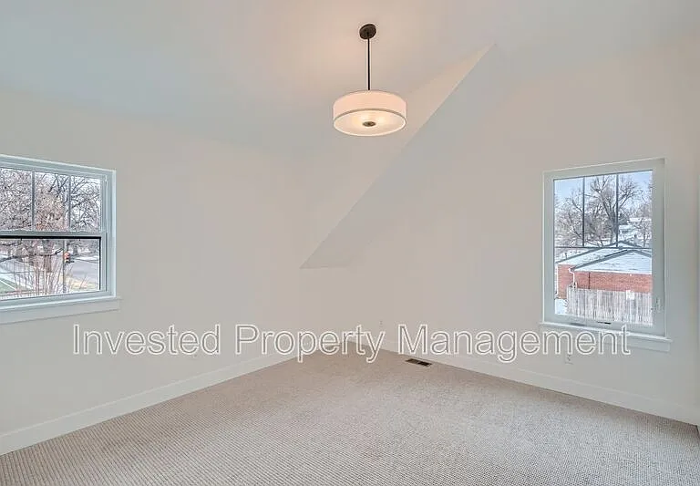 3701 N Steele St — Photo 17