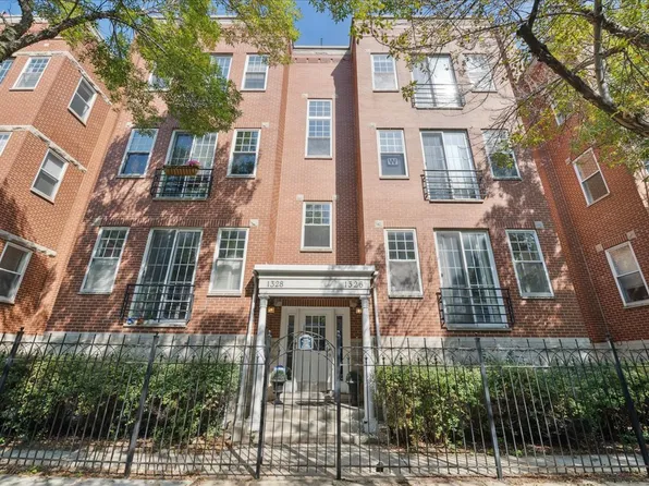 1326 W Belmont Ave #3E, Chicago, IL 60657