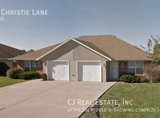 1104 Christie Ln, Grain Valley, MO 64029