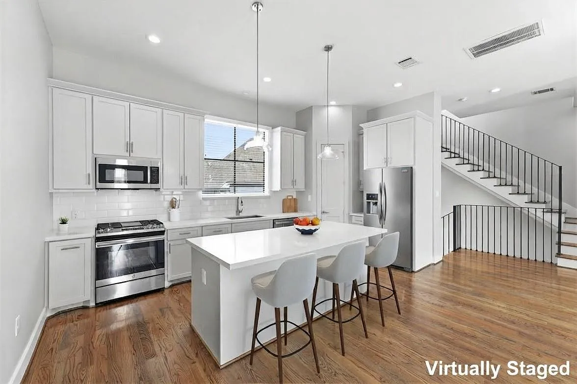 3 bed, 3.5 bath, 2023 sqft, $3,250 — Photo 3