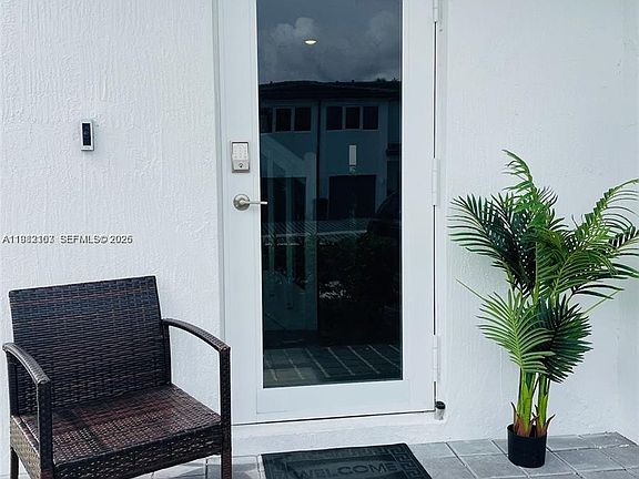 2nd image of 5000 SW 37th St