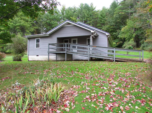 1200 J Shoun Rd, Mountain City, TN 37683