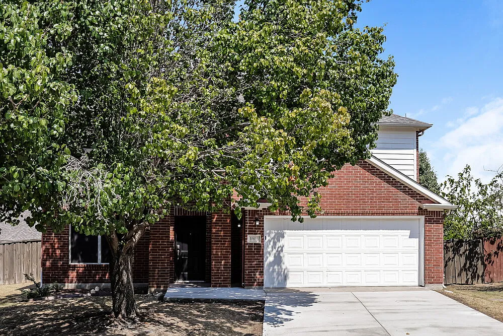 4 bed, 2.5 bath, 2101 sqft, $2,580 — Photo 1
