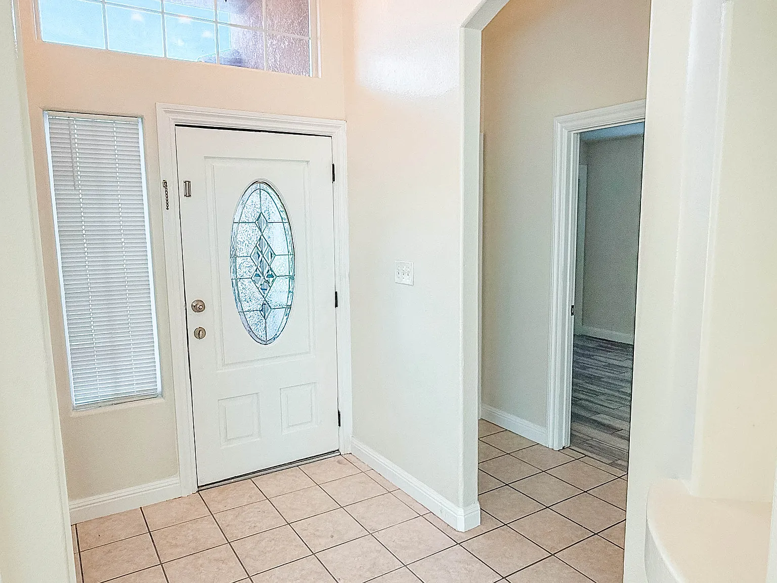 4 bed, 1877 sqft, $2,450 — Photo 2