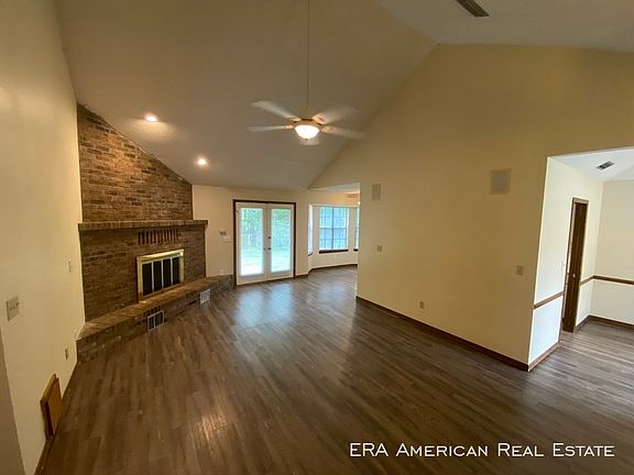 3rd image of 757 Overbrook Dr