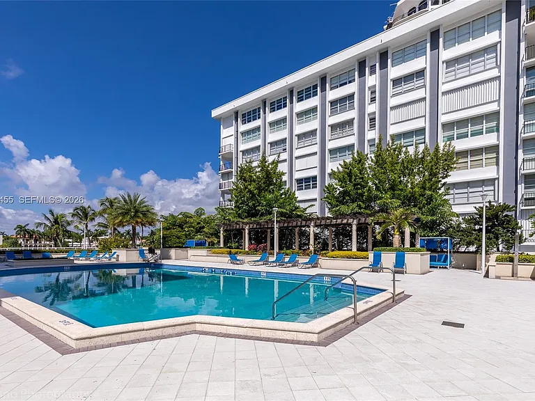 5600 Collins Ave #16B — Photo 27