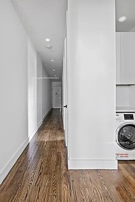 Sold by Poljan Properties Inc. | media 9