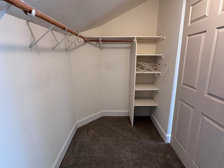 52 Elizabeth Ct — Photo 13