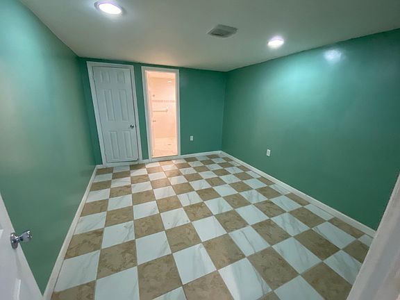 bedroom connected to bathroom