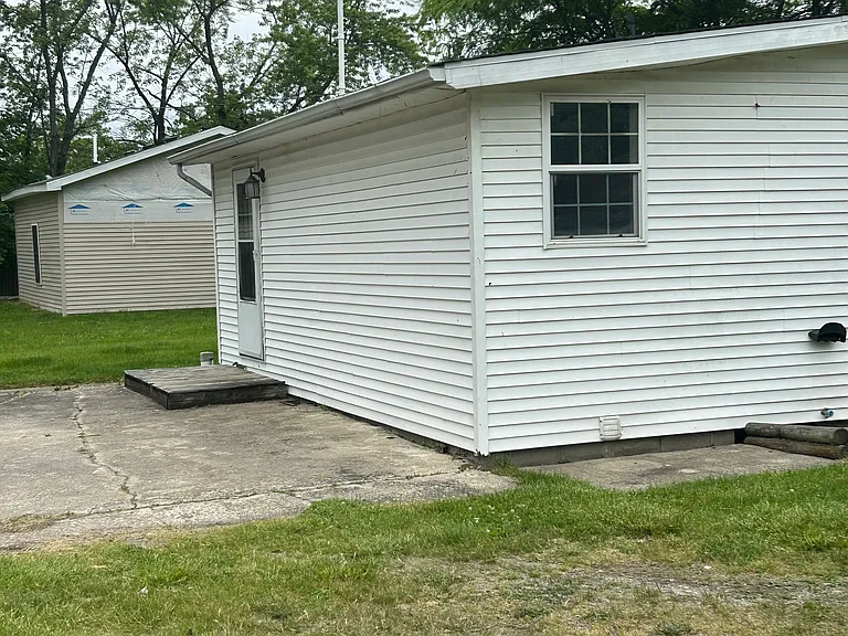4511 W G Dr — Photo 3