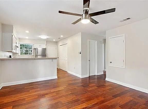 5th image of 4607 S Saratoga St