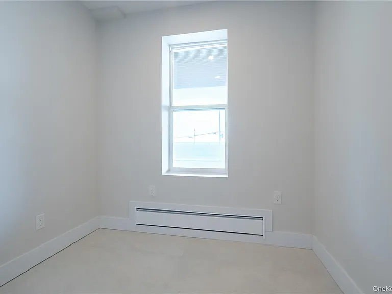 315-1J W Broadway W #1J — Photo 11