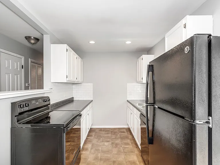 1133 E Crowley St — Photo 8