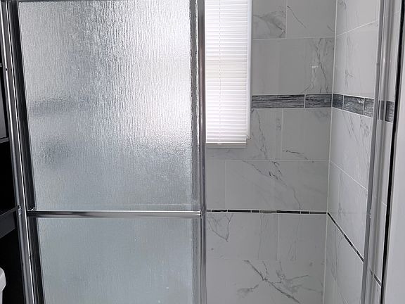 5th image of 1287 Van Cortland St Floor 1