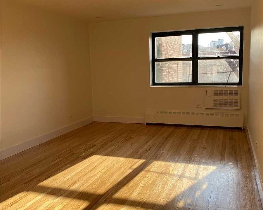 2nd image of 149-45 Northern Blvd #4D