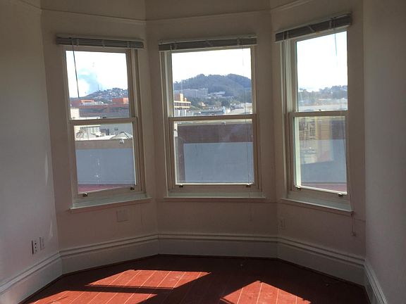5th image of 546 Clement St #D