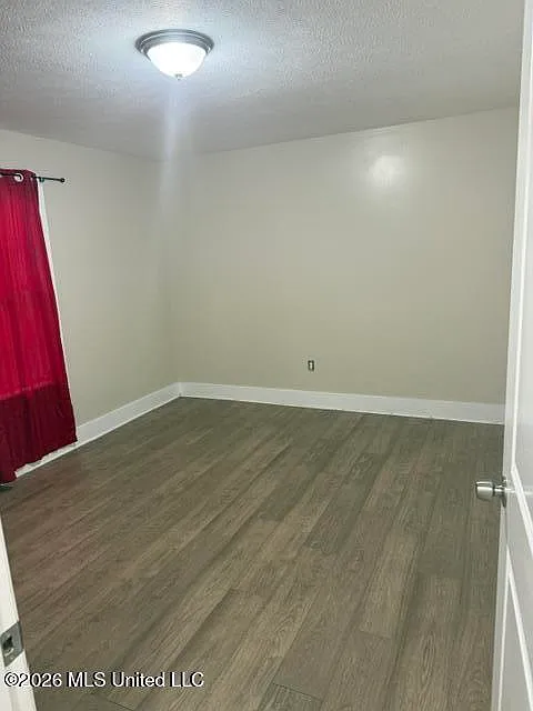 3 bed, 2.0 bath, 1200 sqft, $1,450 — Photo 3