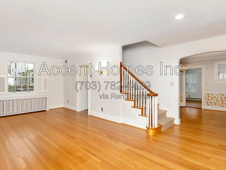 4723 16th St N — Photo 3