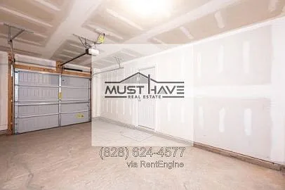 3 bed, 2.5 bath, 1648 sqft, $1,700 — Photo 4