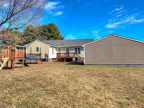 4th image of 8257 Laurel Meadows Dr