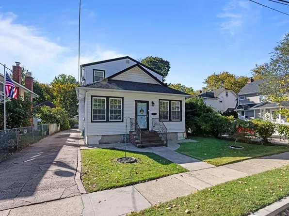 14 Ella Street, Lynbrook, NY 11563