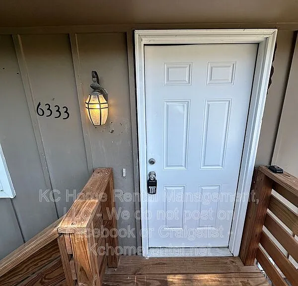 6333 N Wyandotte St — Photo 4