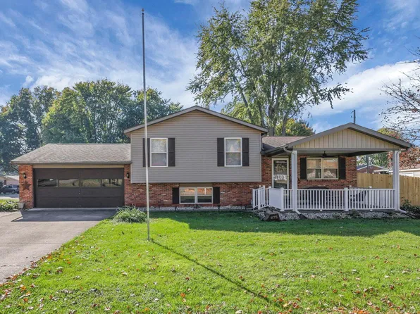 825 Terrace Dr, Heath, OH 43056