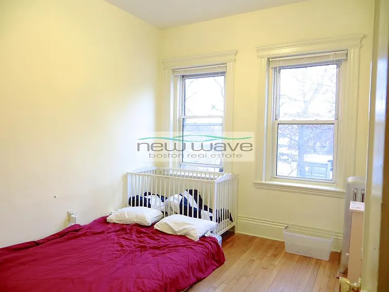 100 Queensberry St #3 — Photo 8