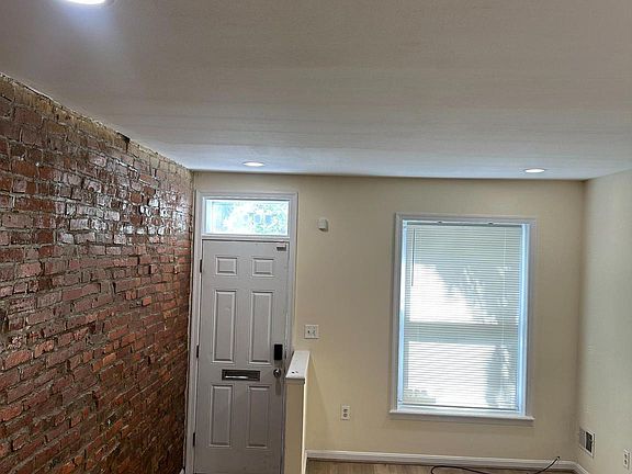 2nd image of 115 N Curley St