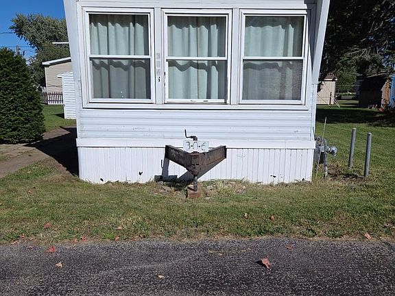 2nd image of 306 S 3rd St