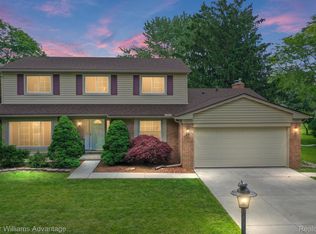 18408 Levan Rd, Livonia, MI 48152