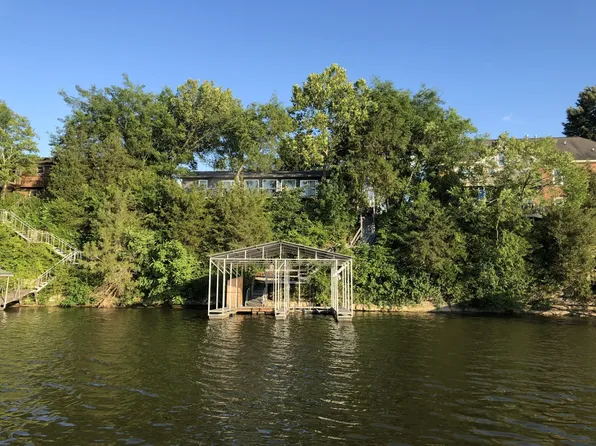 939 Aqua Dr, Gallatin, TN 37066