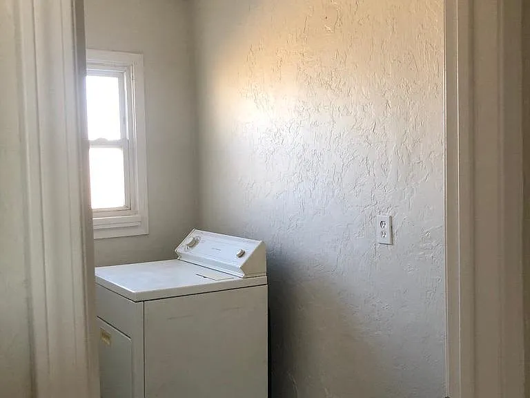 311 Washington Ave NW — Photo 11
