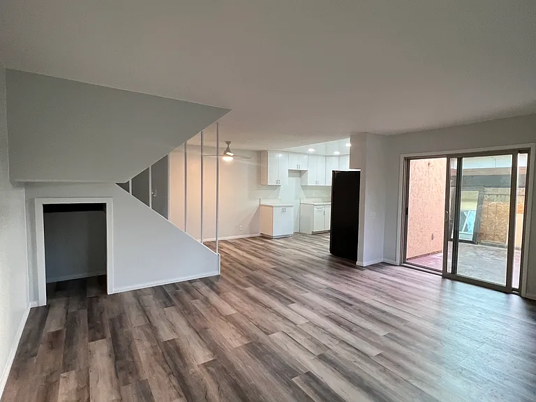 230 Rancho Dr — Photo 2