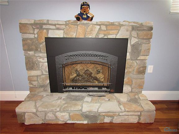 3rd image of 506 Colony Ct