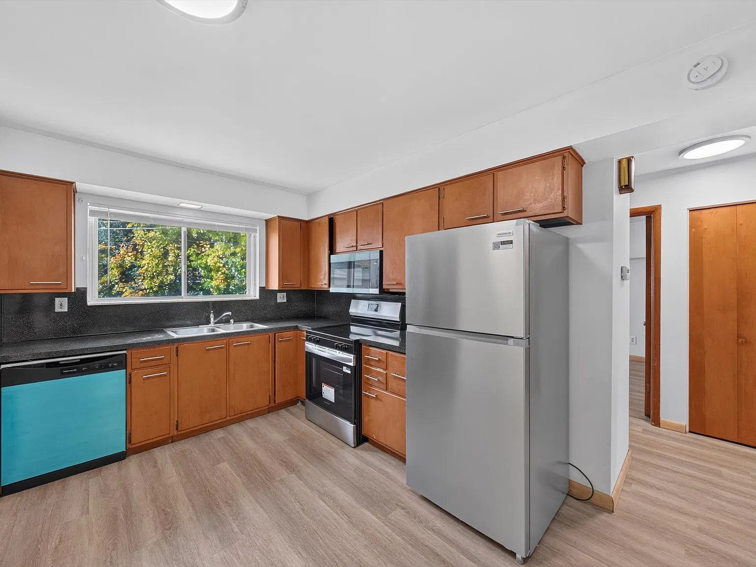 2 bed, 958 sqft, $1,400 — Photo 3