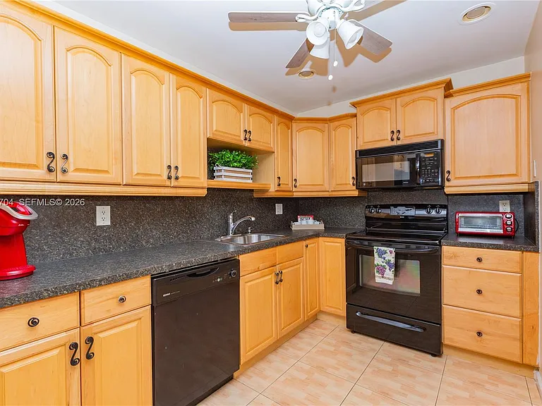 1055 NW 83rd Ave #C47 — Photo 3