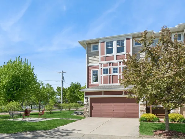 1920 Red Maple Ln, Northfield, MN 55057