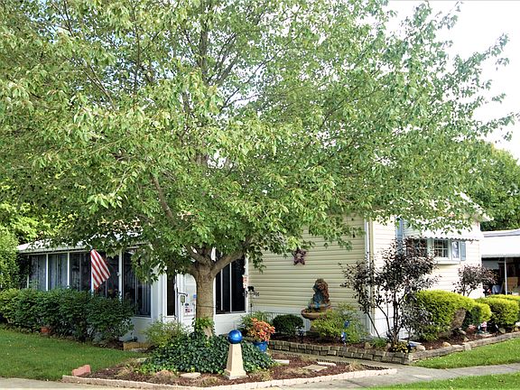 2nd image of 4 Sunrise Blvd #4